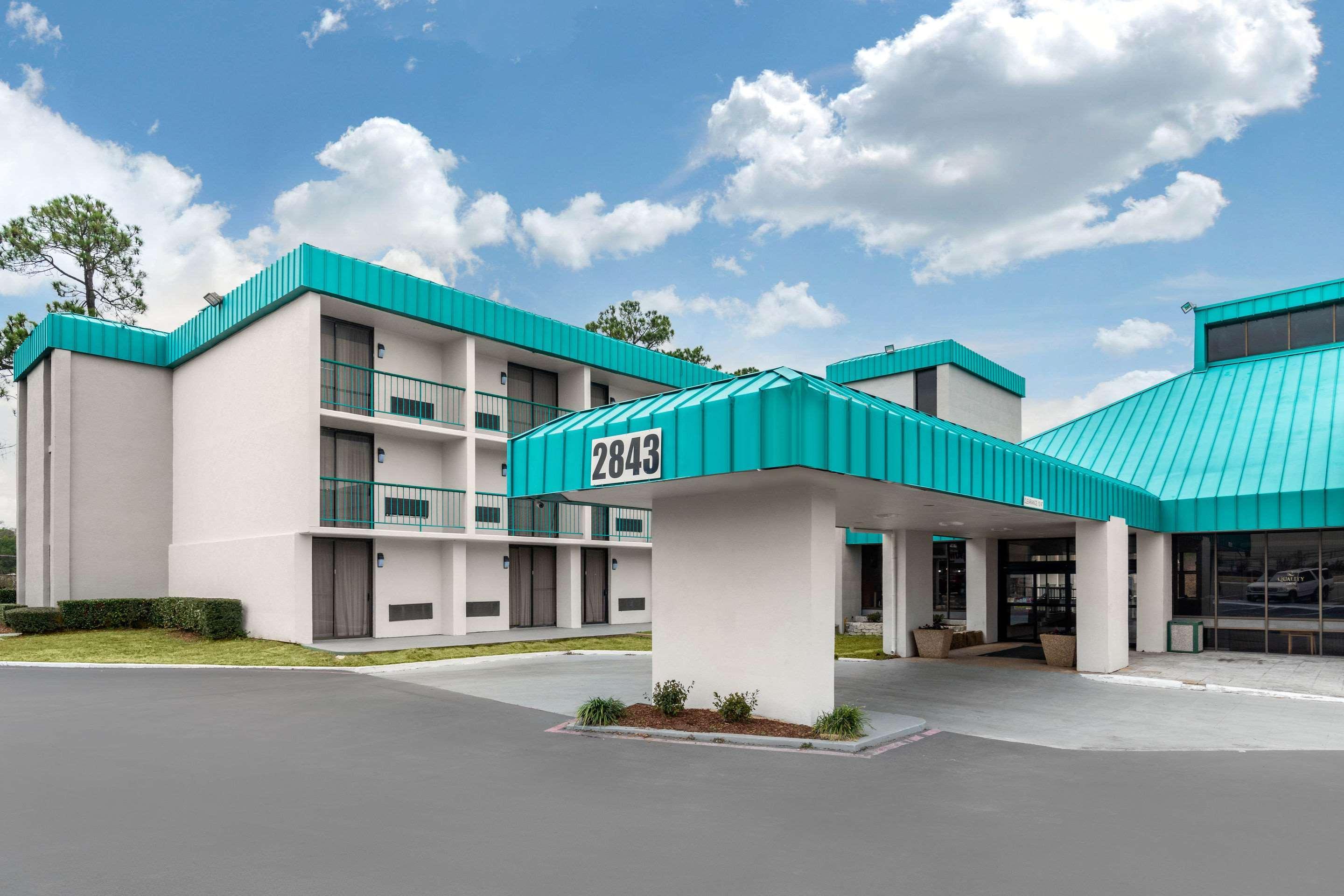 Quality - Lindale Inn 3*
