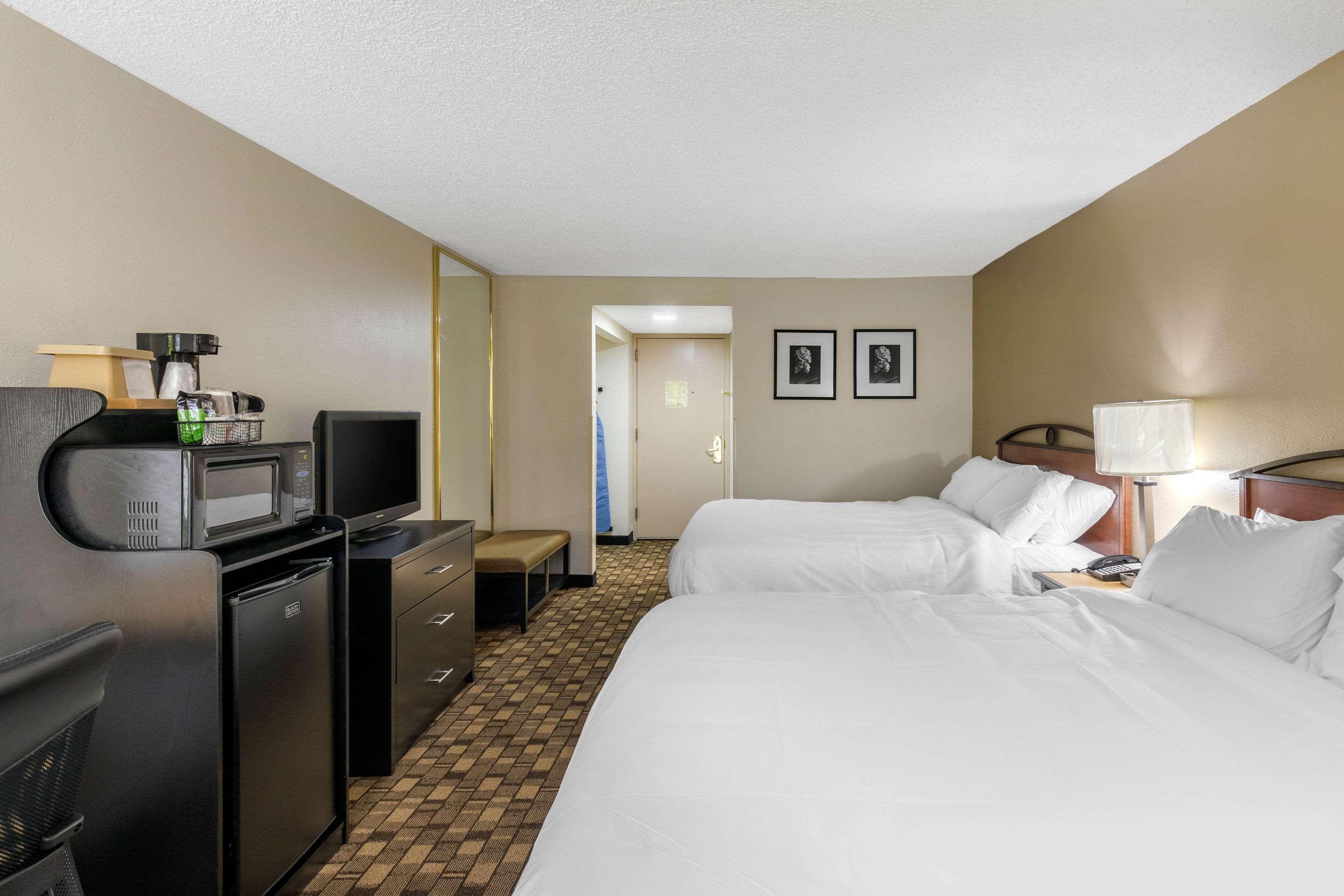 Quality - Lindale Inn