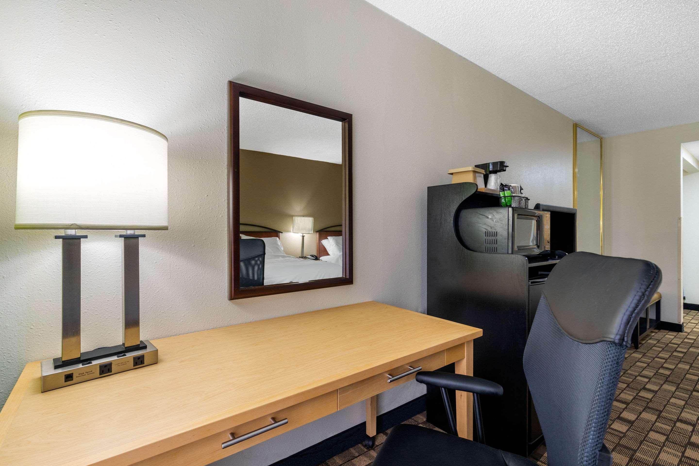 Quality - Lindale Inn