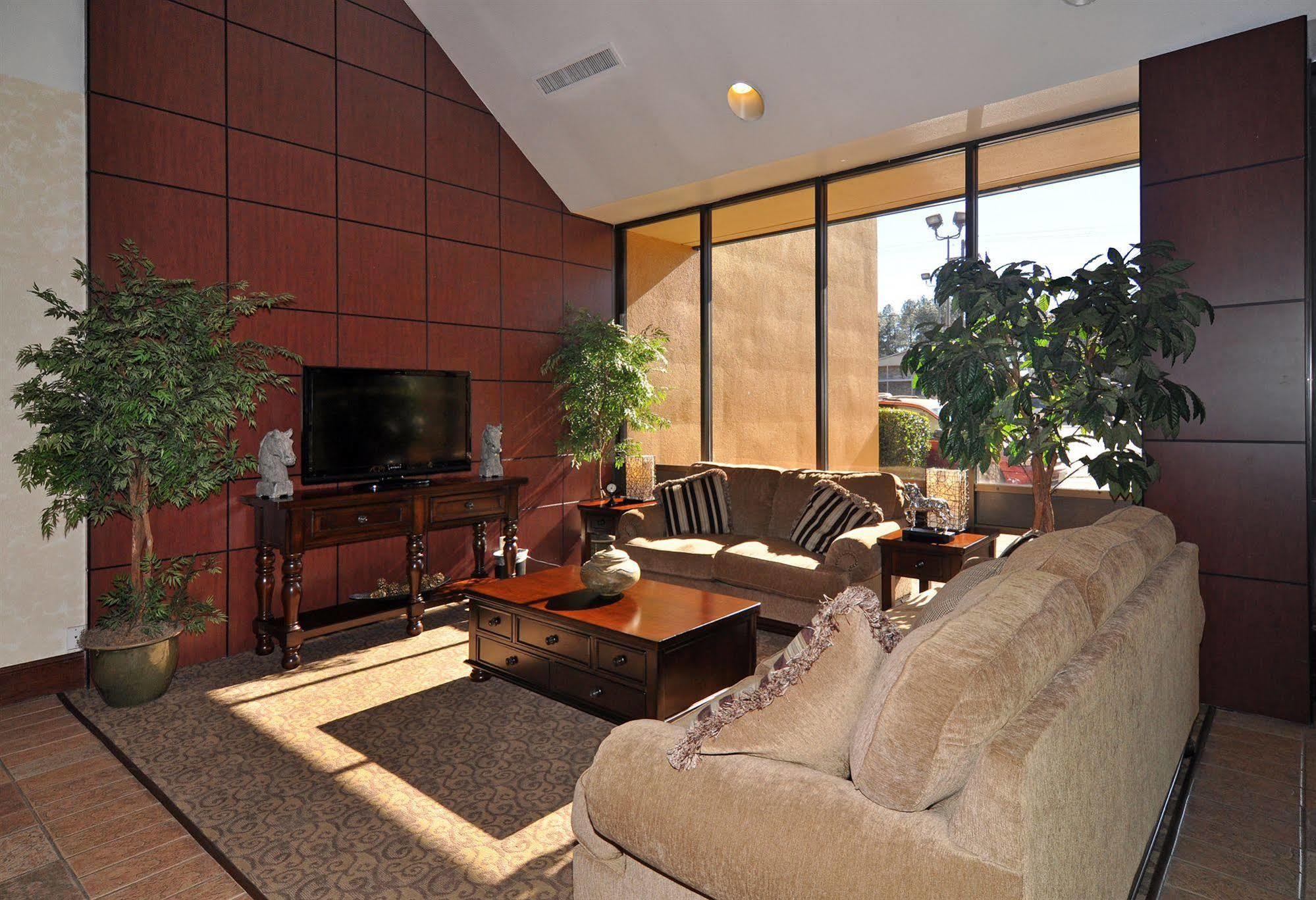Inn Quality - Lindale 3*