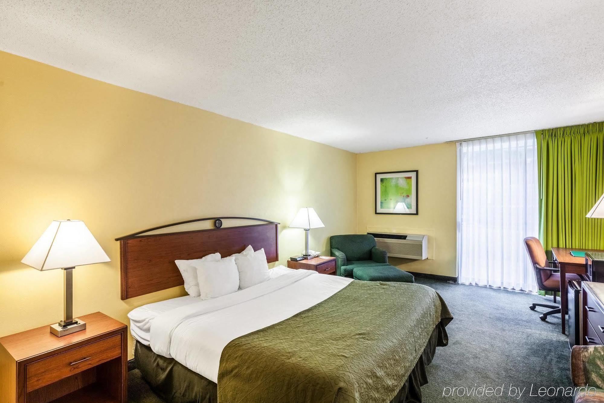Quality - Lindale Inn