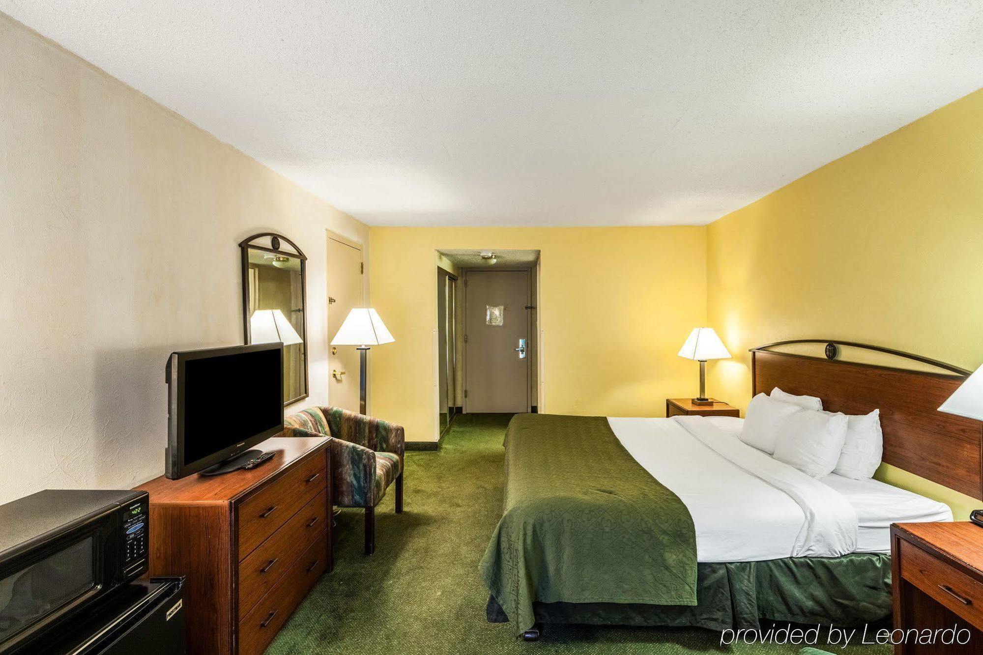 Quality - Lindale Inn